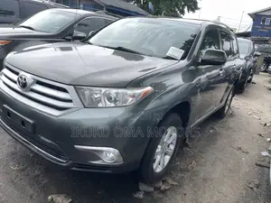 Toyota Highlander Limited 3.5l 4WD 2013 Green