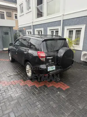 Toyota RAV4 2010 Black