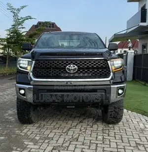 Toyota Tundra 2015 Black
