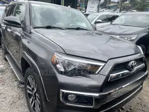 Toyota 4-Runner Limited 4WD 2010 Gray