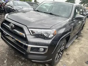 Toyota 4-Runner Limited 4WD 2010 Gray