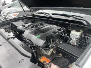 Toyota 4-Runner Limited 4dr SUV 4WD (4.0L 6cyl 5A) 2015 Silver