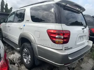 Toyota Sequoia Limited 4dr SUV 4WD (4.7L 8cyl 4A) 2004 White