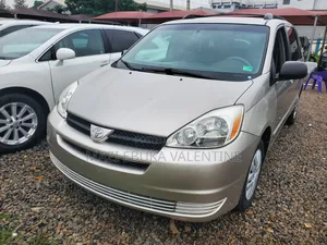 Toyota Sienna 2005 Silver