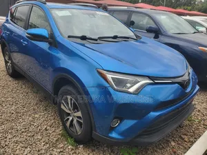 Toyota RAV4 2018 Blue