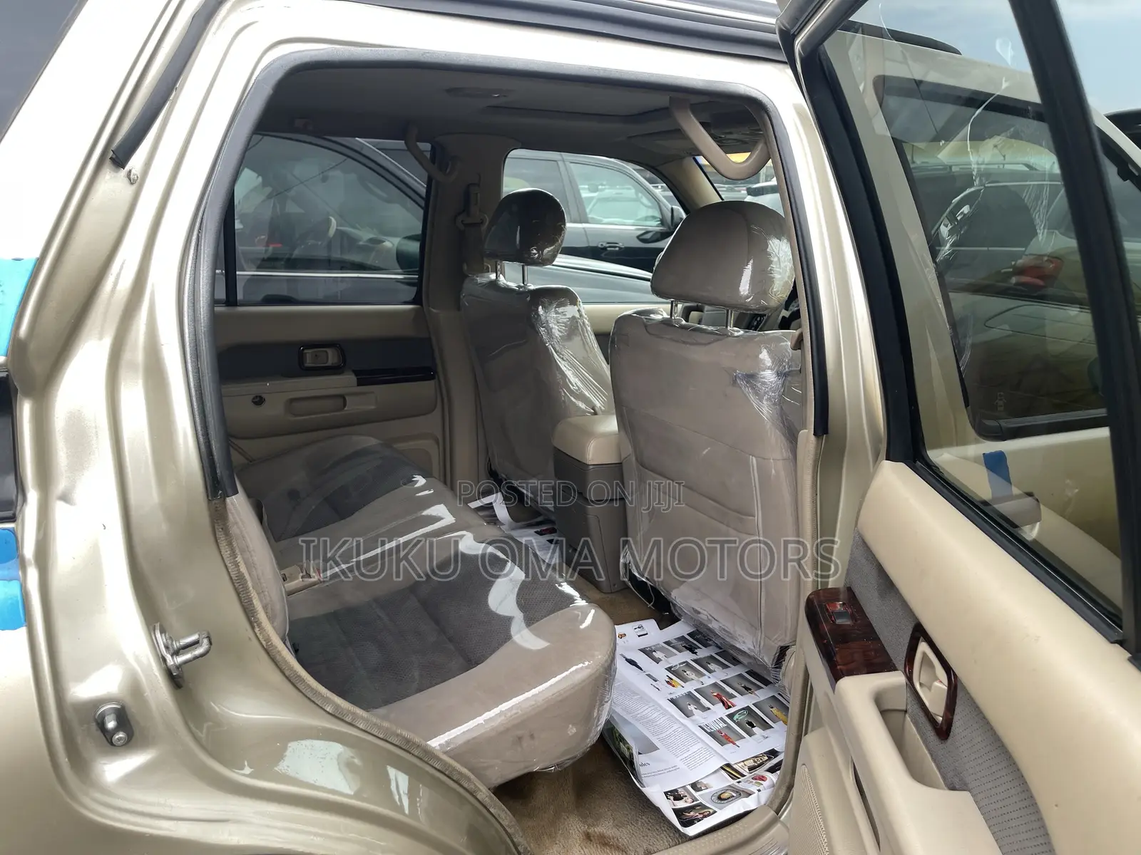 Nissan Pathfinder Automatic 2001 Gold