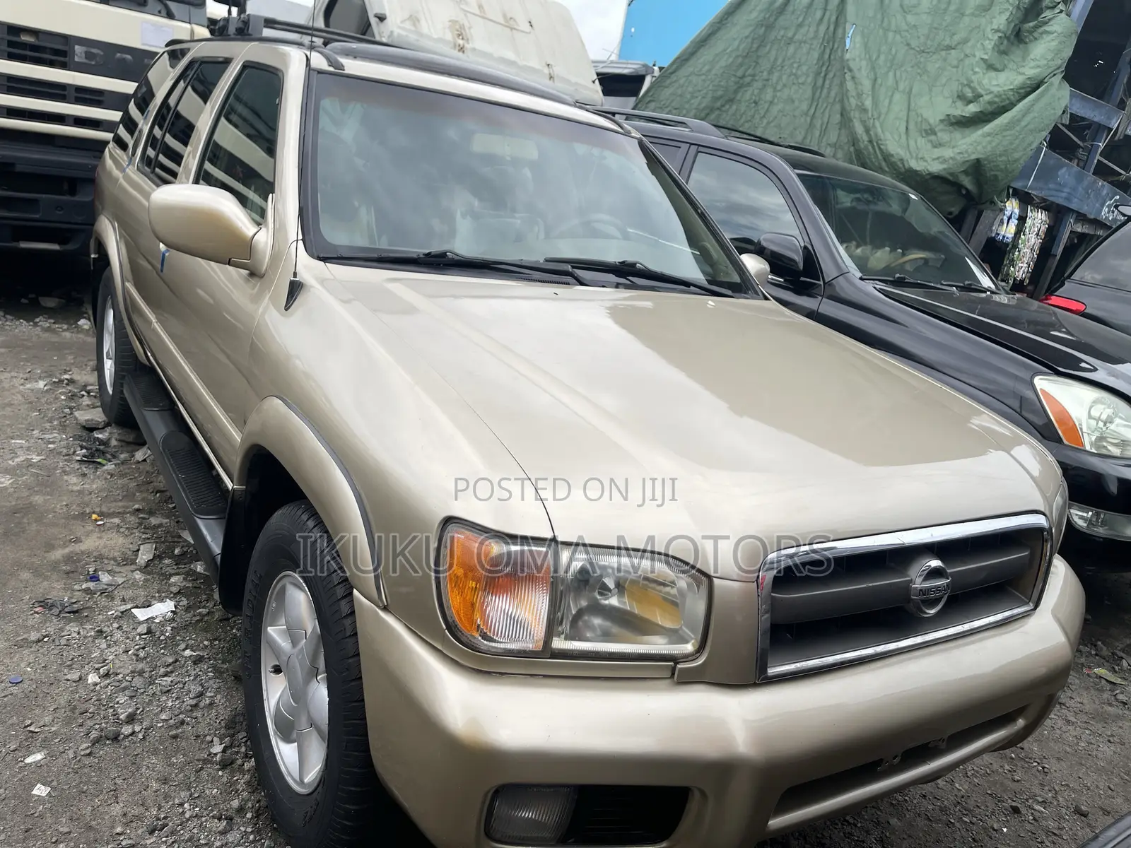 Nissan Pathfinder Automatic 2001 Gold