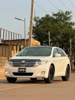 Toyota Venza LE 2011 White