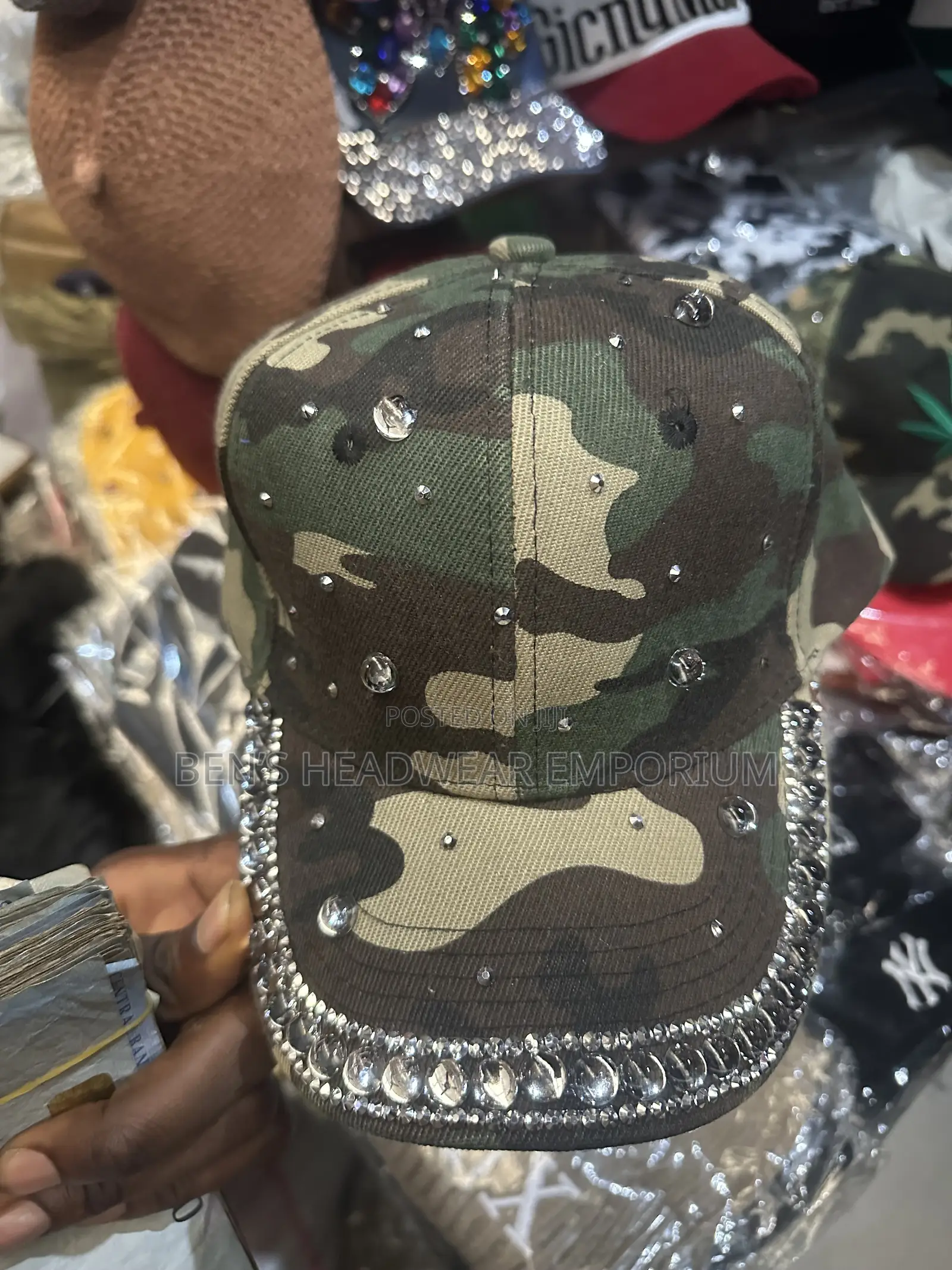 Army Kinda of Face Cap.