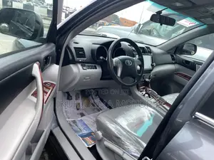 Toyota Highlander Limited 3.5l 4WD 2013 Gray