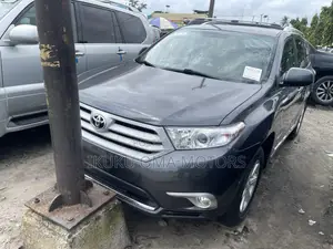 Toyota Highlander Limited 3.5l 4WD 2013 Gray