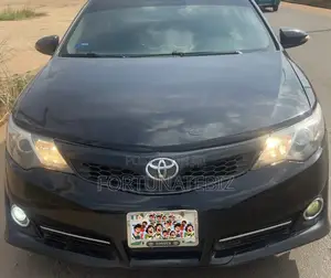 Toyota Camry XLE 4dr Sedan (2.5L 4cyl 6A) 2013 Black
