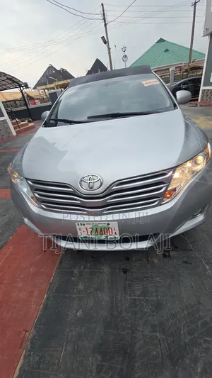 Toyota Venza 2010 Silver