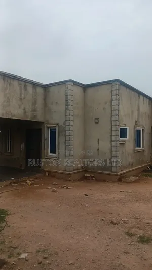 3bdrm Bungalow in Akobo for sale