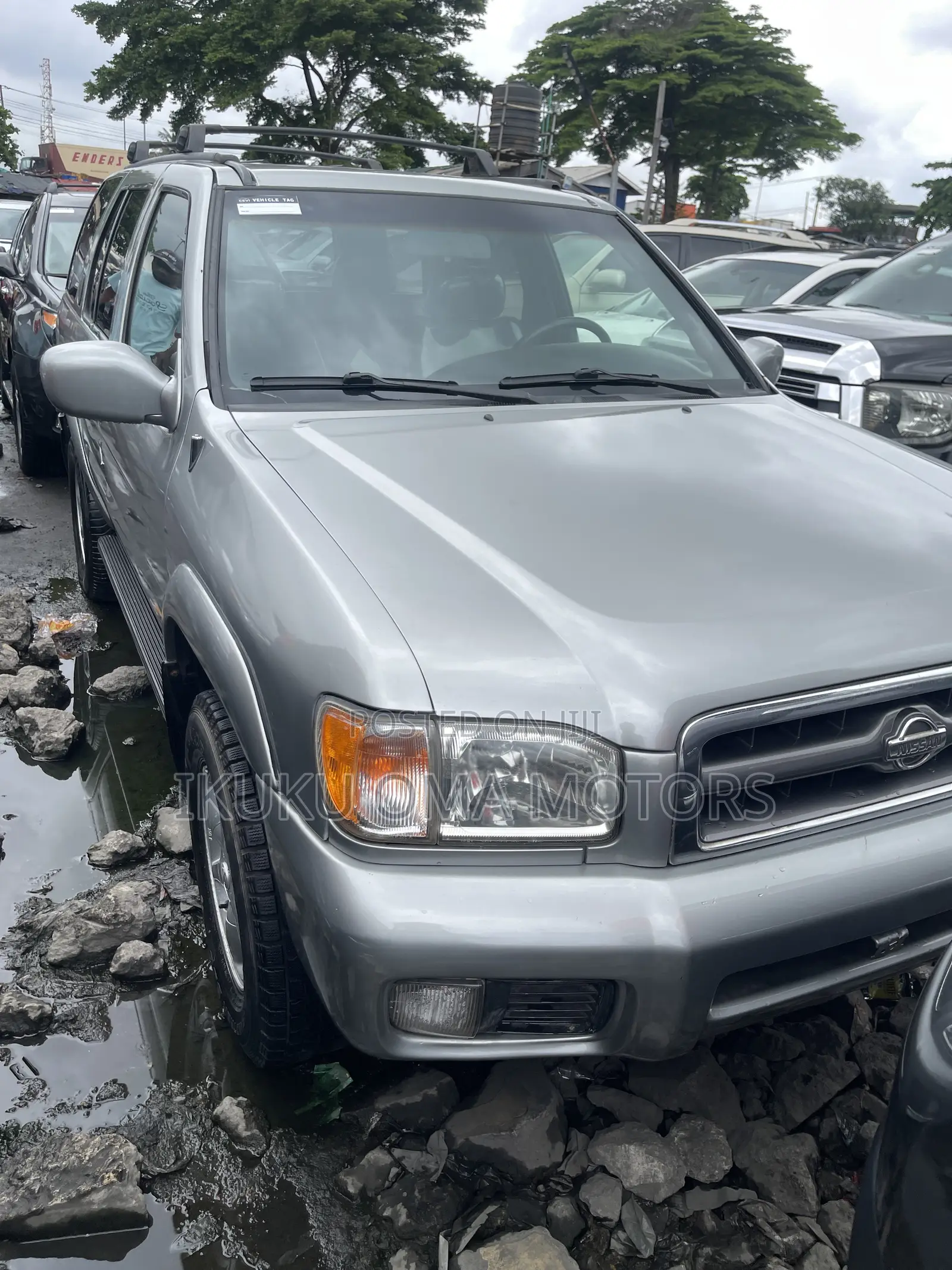 Nissan Pathfinder Automatic 2000 Silver
