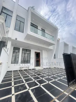 4bdrm Duplex in Ajah In A Gated, Off Lekki-Epe Expressway for sale
