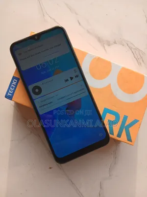Tecno Spark 8 64 GB Blue