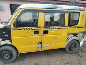 Suzuki APV Minibus 2010 Yellow