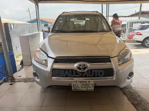 Toyota RAV4 2012 Silver