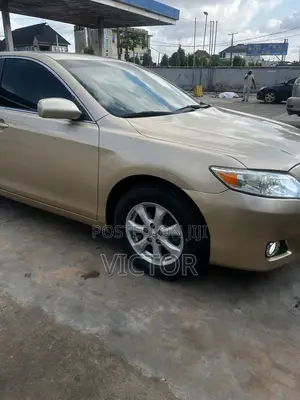 Toyota Camry 2011 Gold