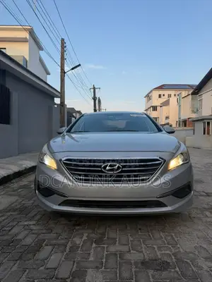 Hyundai Sonata Base Sedan FWD (2.4L 4cyl 6A) 2016 Silver