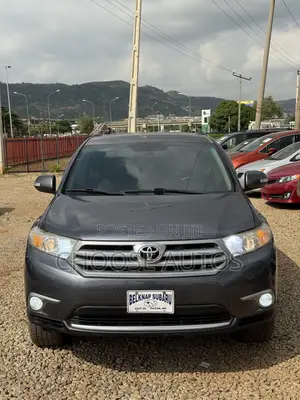 Toyota Highlander Limited 3.5l 4WD 2013 Gray