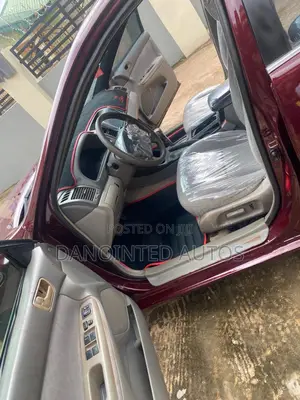 Toyota Camry LE 4dr Sedan (2.4L 4cyl 5A) 2005 Red