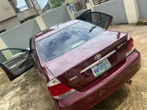 Toyota Camry LE 4dr Sedan (2.4L 4cyl 5A) 2005 Red