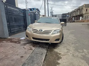 Toyota Camry 2011 Gold
