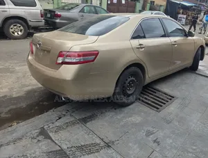 Toyota Camry 2011 Gold
