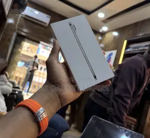 New Apple iPhone 17 256 GB Silver