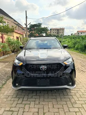 Toyota Highlander XSE 2021 Black