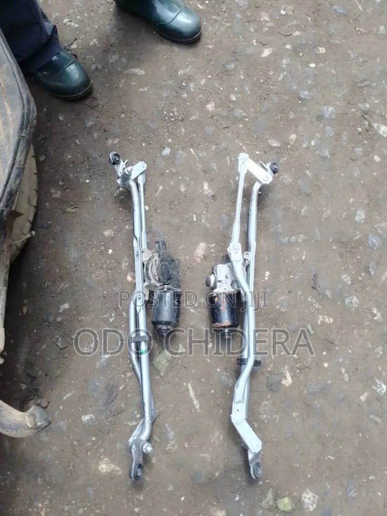 Wipper Rod With Engine Hiace