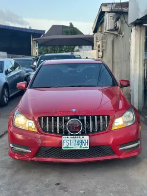 Mercedes-Benz C300 2012 Red