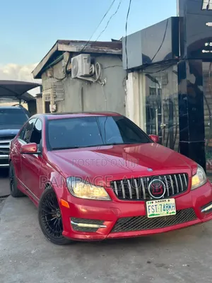 Mercedes-Benz C300 2012 Red