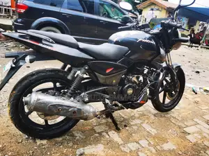 Bajaj Pulsar 220 F 2025 Black