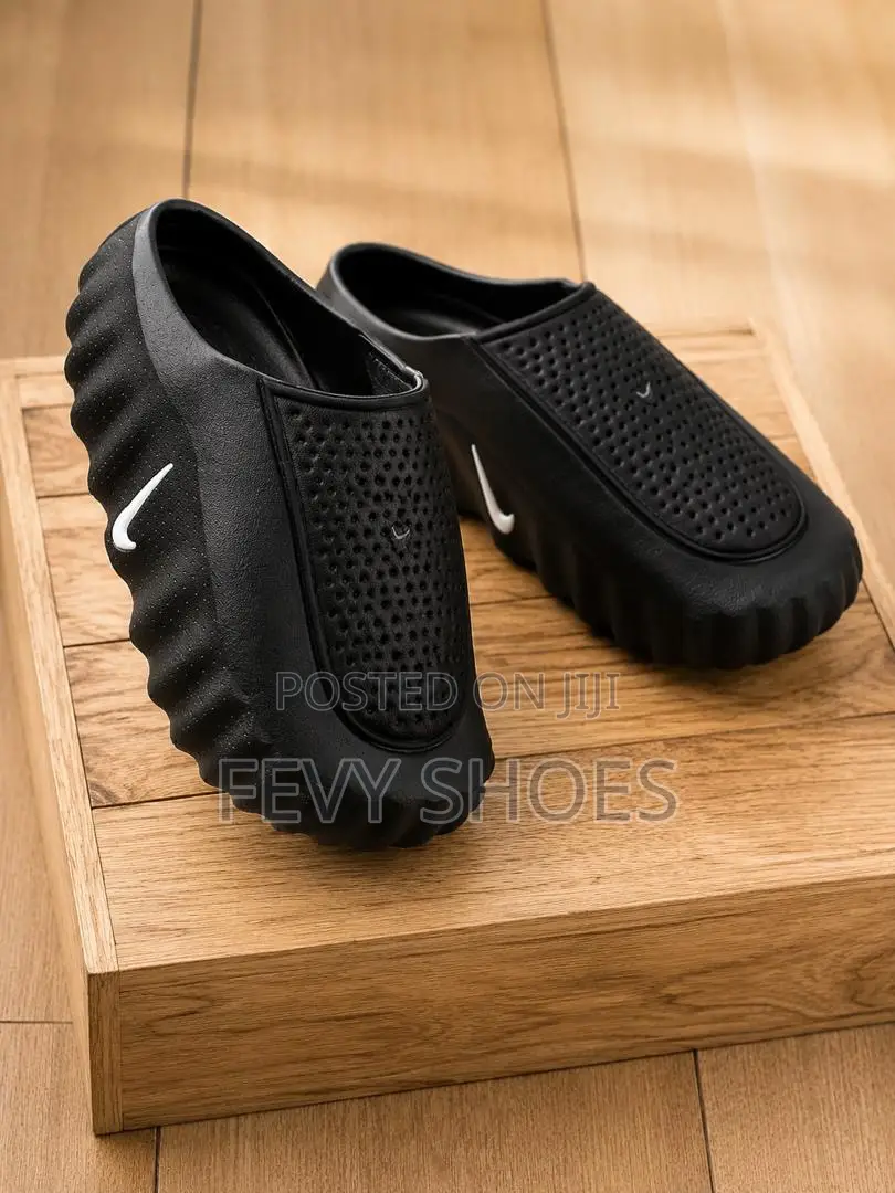 Quality Nike Half Shoe