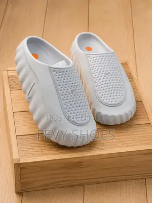 Quality Nike Half Shoe