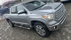 Toyota Tundra 2017 Silver