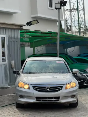 Honda Accord 2012 Silver