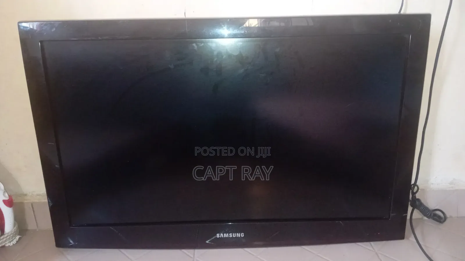 Samsung 32" Flat Soft Touch Button