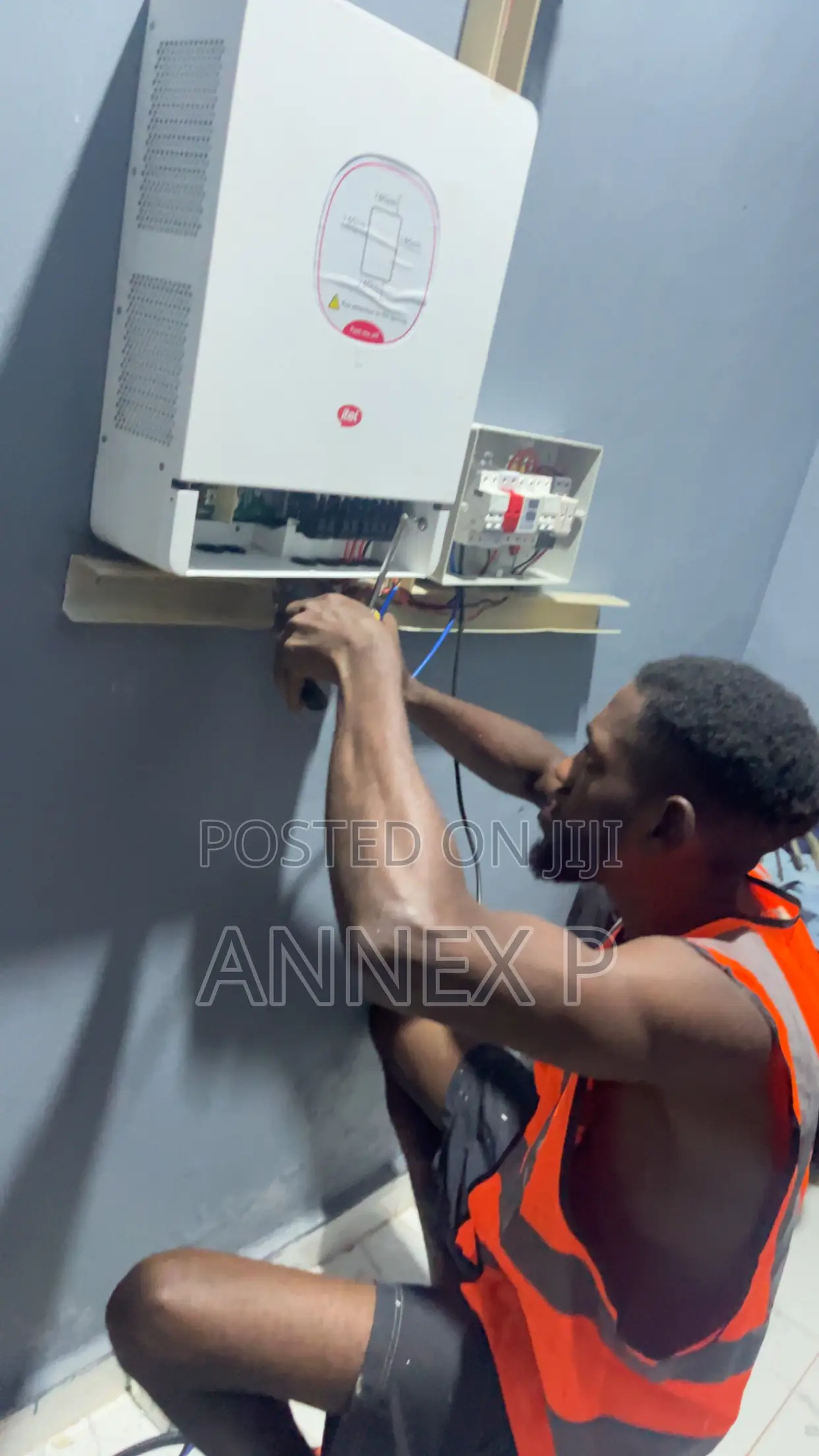 Solar Inverter Installer