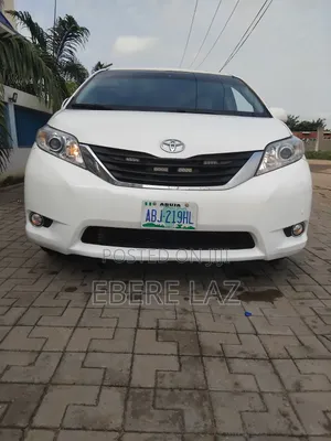 Toyota Sienna 2012 White