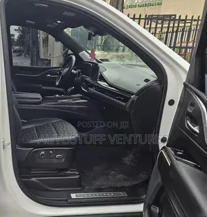 Cadillac Escalade ESV 2024 White