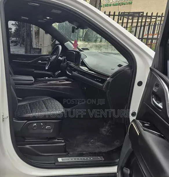 Cadillac Escalade ESV 2024 White