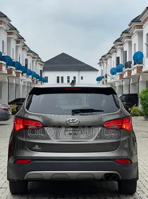 Hyundai Santa Fe Limited 4dr SUV w/Saddle Interior (3.3L 6cyl 6A) 2014