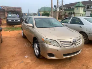 Toyota Camry 2011 Gold