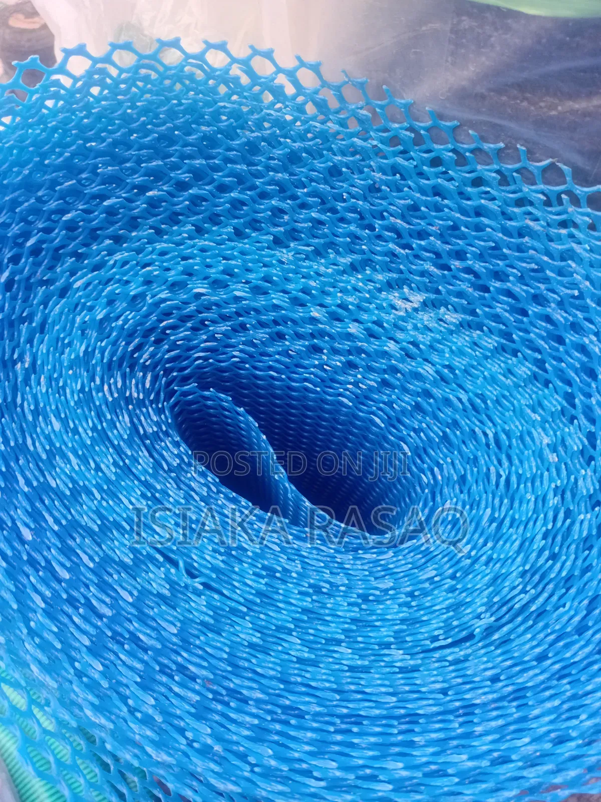 Plastic Mesh Also Known as Plastic Chicken Wire Used for Fencing