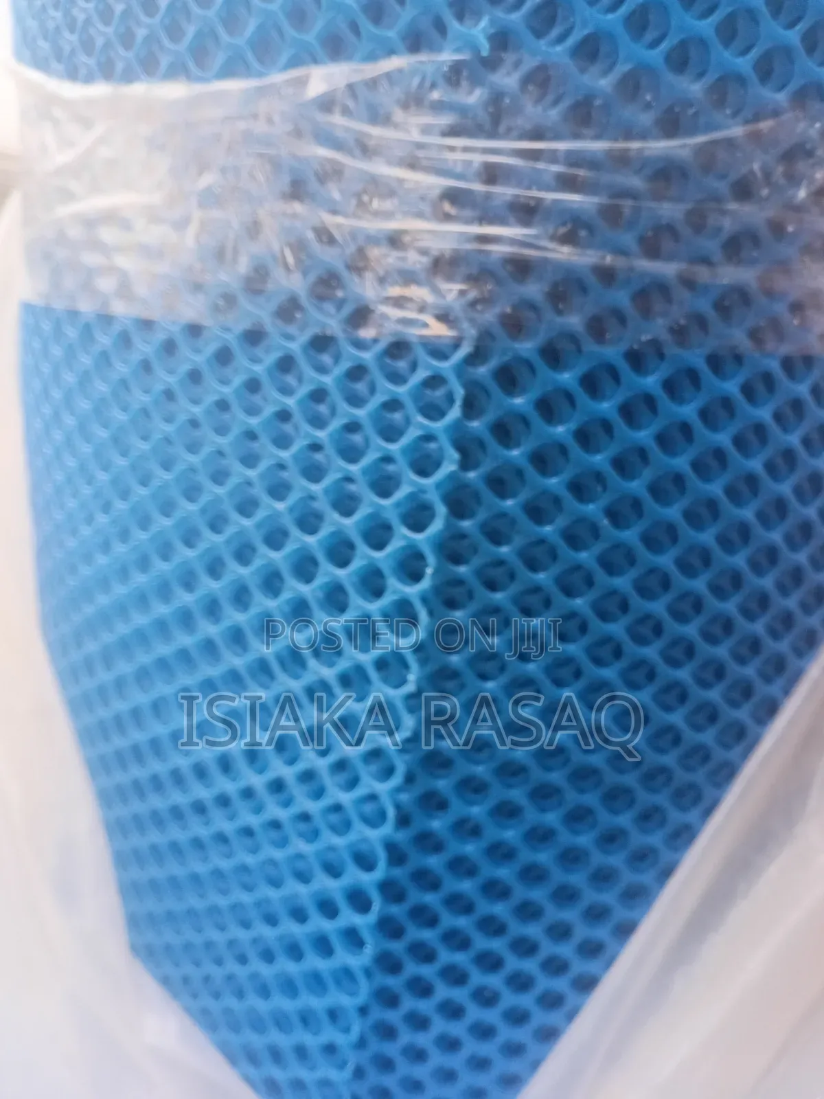 Plastic Mesh Also Known as Plastic Chicken Wire Used for Fencing