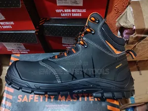Safety Master Hard Heel Boot